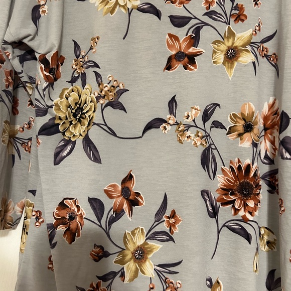 Large dear Scarlett light grey half sleeve top - Picture 6 of 8